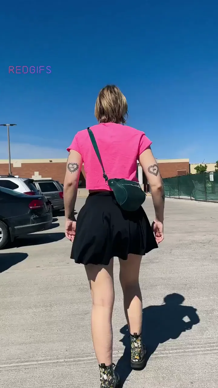 Turning your head and turning you on