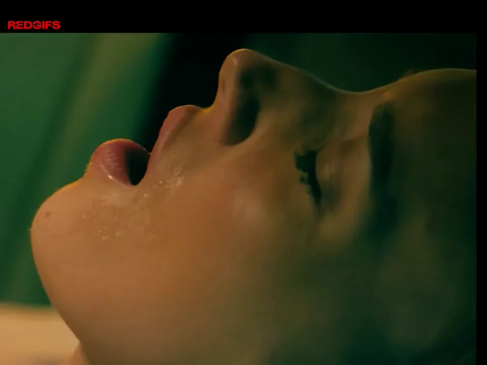 Aria Bedmar's Juicy Close-Up Tease in La Huella del Mal 😈🍒