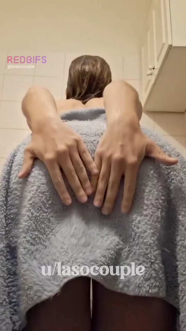 I just couldn't resist touching myself through this towel