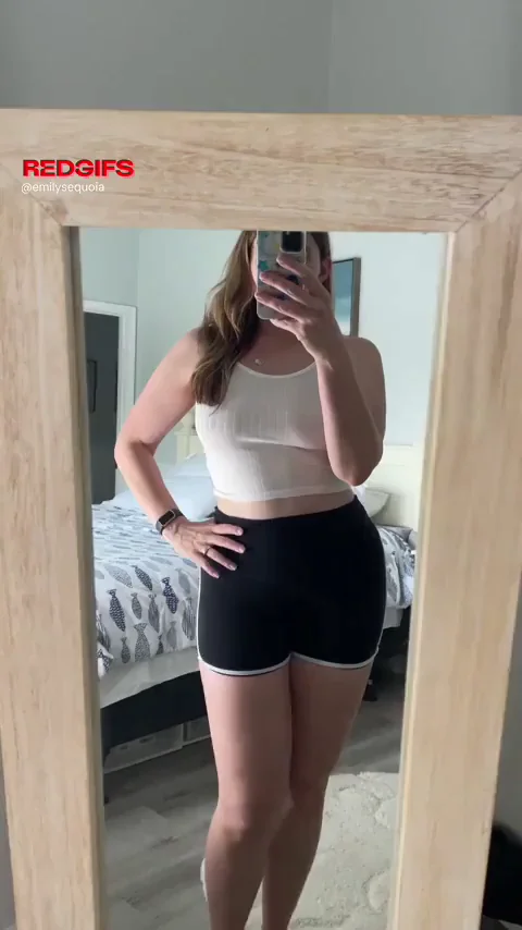 I think the delivery guy approved of my outfit