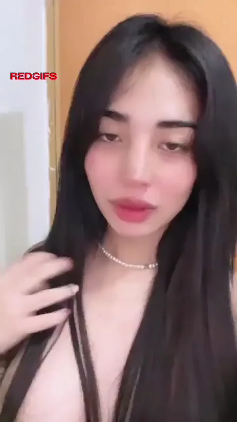 Hot Teen Sis Teasing Her Juicy Tits Like Mommy Material