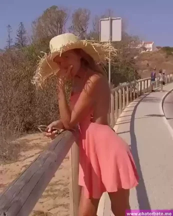 I Love To Public [F]lash My Pussy