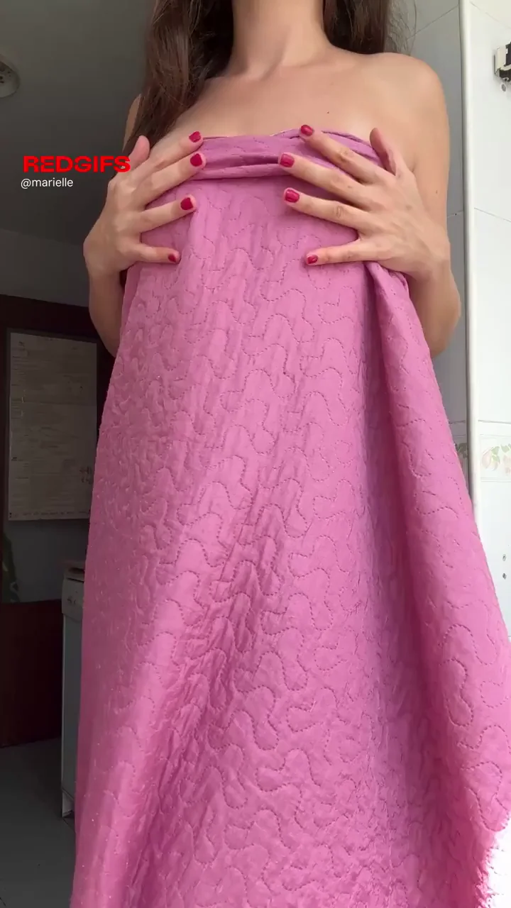 🔥 Summer Nights Naked Under My Pink Blankie, Tits & Pussy Tease 😈