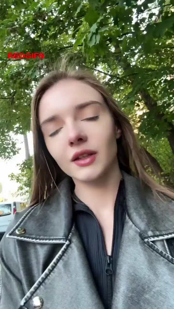 Petite Teen's Public Coat Flash Surprise 😈🍑