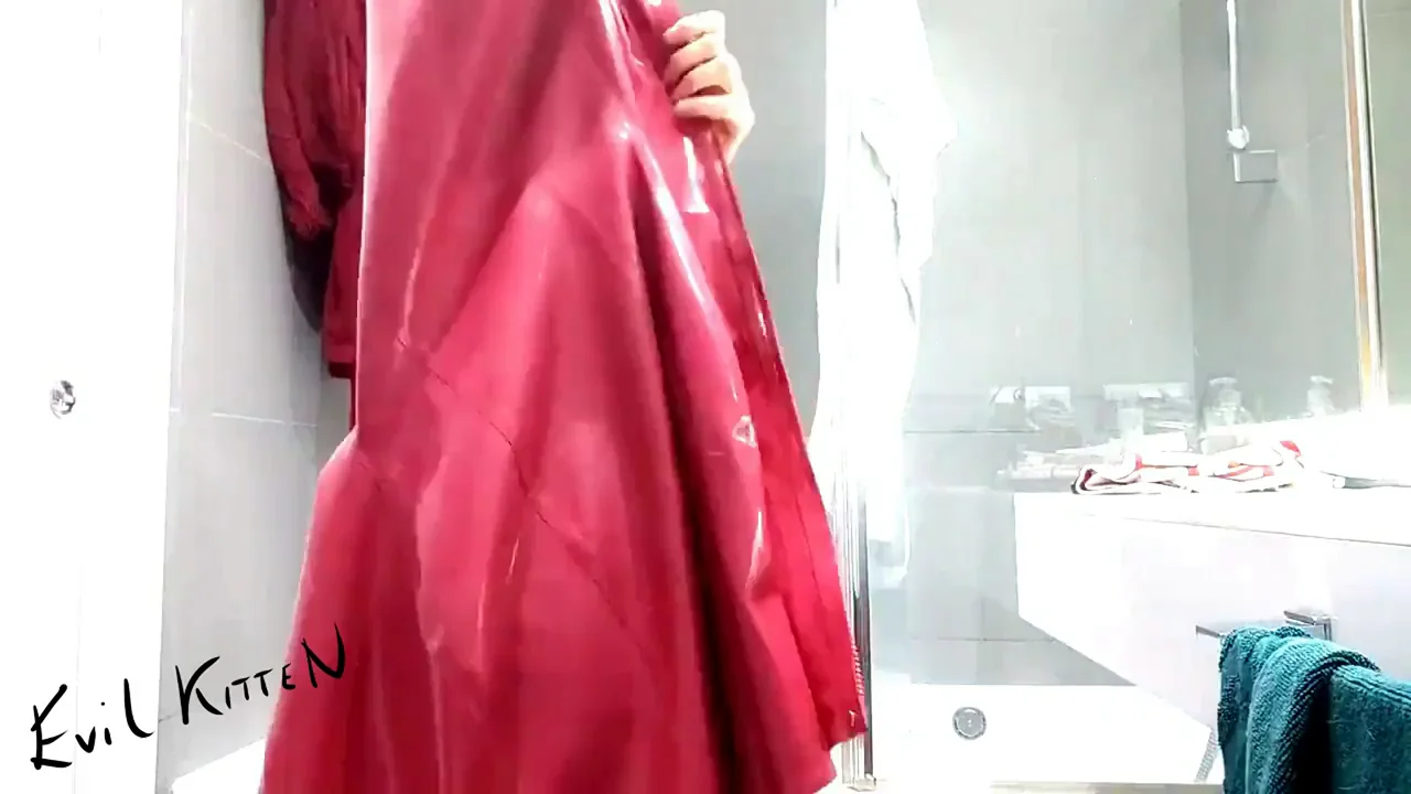Come and see how I put on my latex