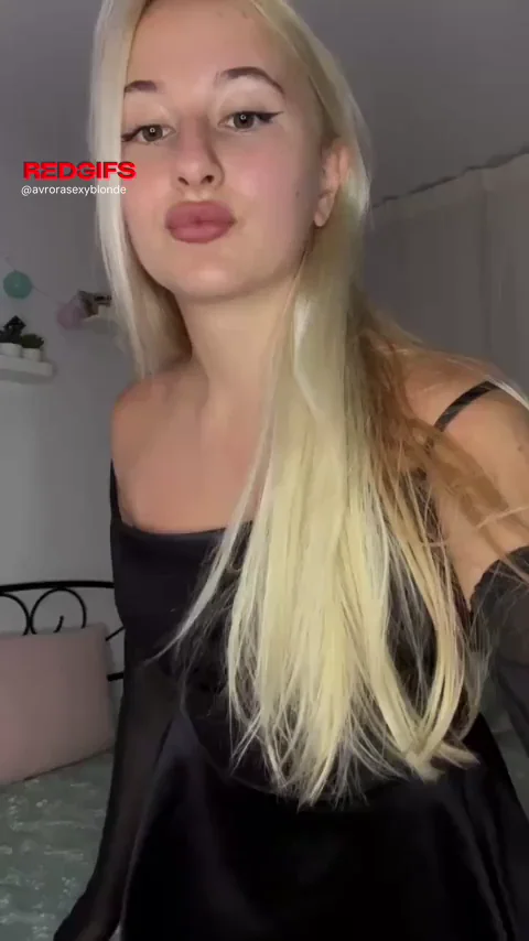 Blonde Teen Slips Dress Off & Teases Tits 😈🍒