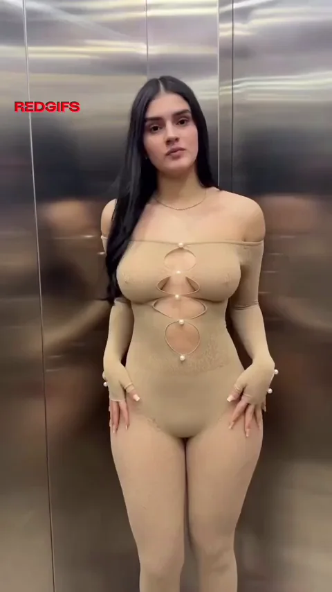 latina takes elevator