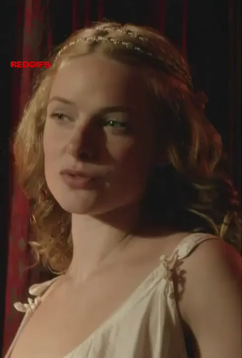 Rebecca Ferguson in The White Queen 2013