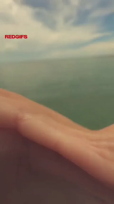 🍈🍈 Goddamn Insane Bikini Tits on Boat Babe 🔥