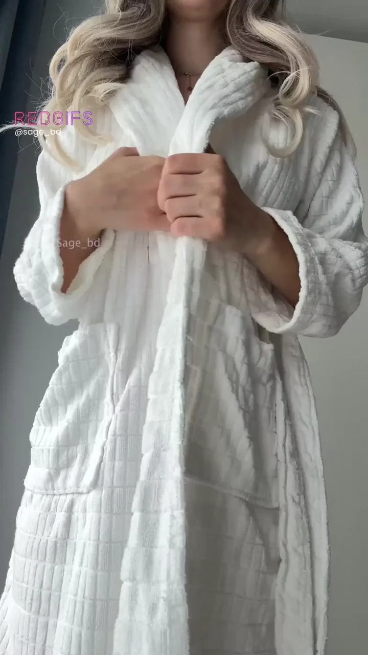 Blonde Teen Slut Drops Robe to Flaunt Her Perky Big Tits & Tight Pussy 🍑💦