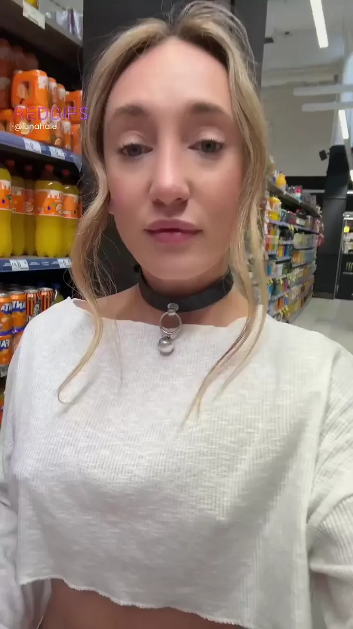 Double flash <3 tits out and shaved big lips on display