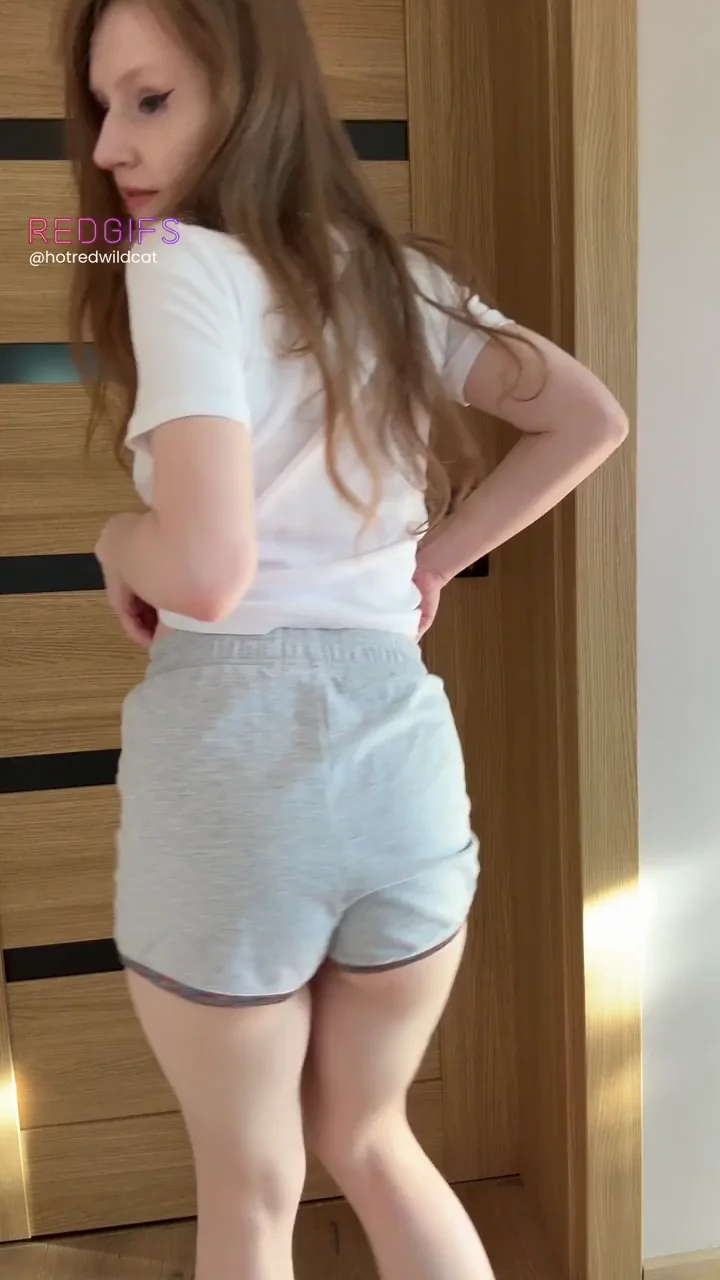 Shorts Look Way Hotter Pulled Down Like This 😍🍑