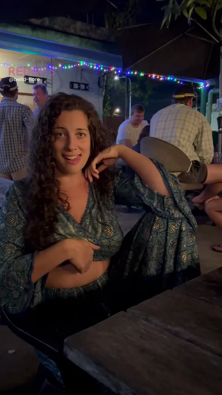 Wishing Y'all Noticed My Juicy Boobies 😏🍈🍈 [GIF]
