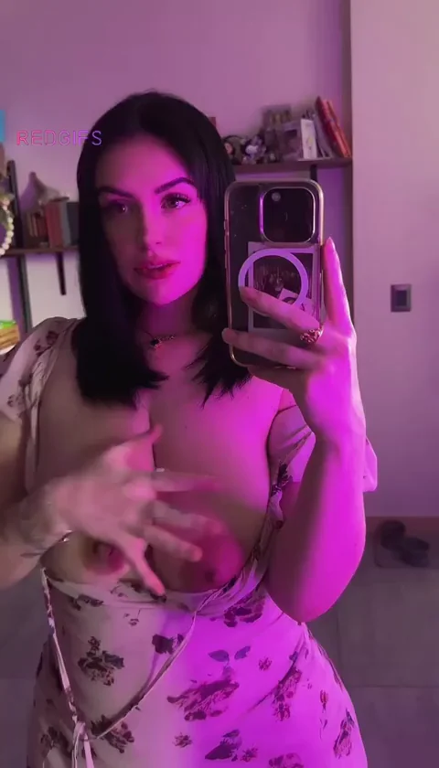 🤤 Massive Saggy Mommy Milkers Tease 💦