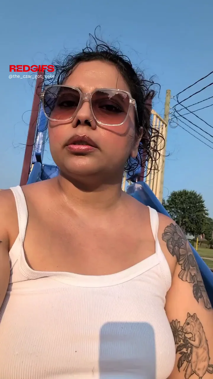 Desi MILF's Thick-Thighed Pussy Flash in Broad Daylight Park Thrill