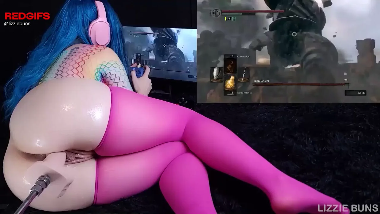 so underleveled for this boss.. but I squirted so hard anyways 👉 link to full video in the comments