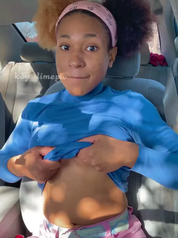 Flashing My Juicy Tits in the Car for Strangers to Drool Over 😈🍈🍈 OC