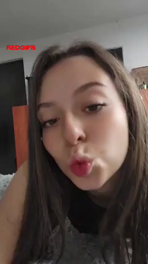 🔥 Petite Asian Latina Trans Babe Tamara Kissing for Snapchat Snaps 😘🍑