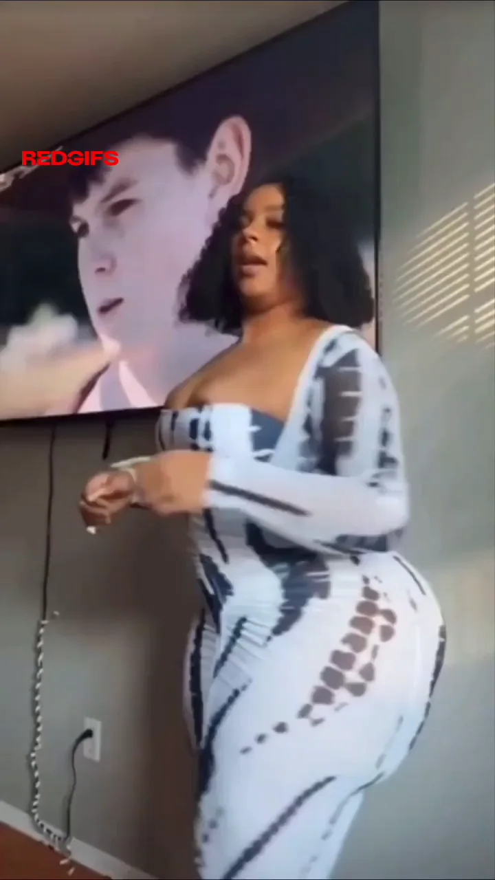 Thick TikTok Queen Pandoraraaaa Shakes Her Massive Booty