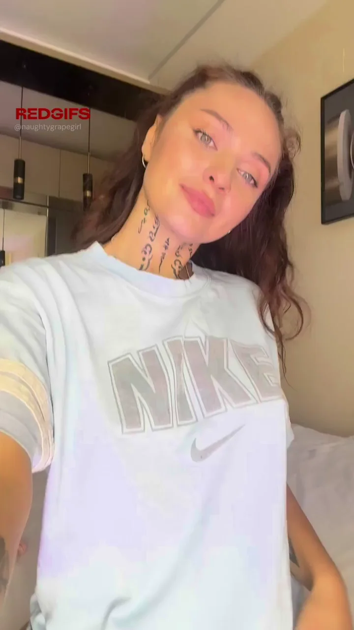 Petite Cutie Unveils Her Perky Perfect Tits 😍🍒