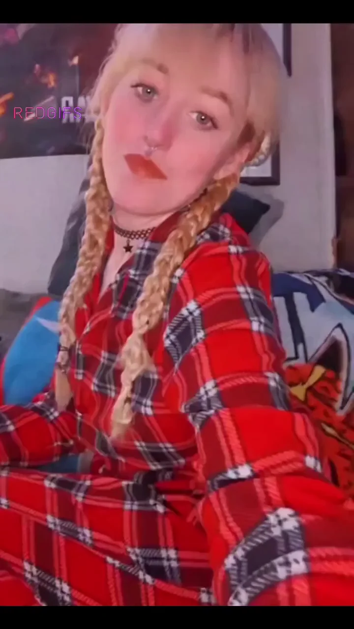 🎄 Christmas Plaid PJ Twerk Tease & Smoke 😈🍑