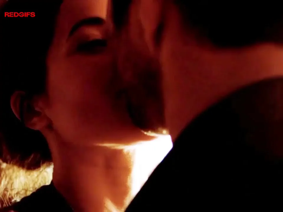 Rachel Shelley  - Strike Back s02e05 (2011)
