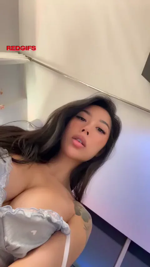 Bet your cock wouldn’t last 5 mins with it in me