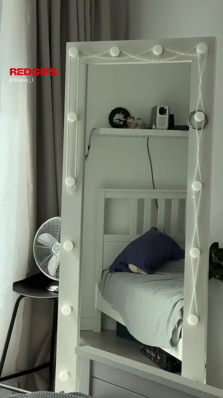 Naked Homebody Tease: Athletic Ink Babe's Mirror Flex