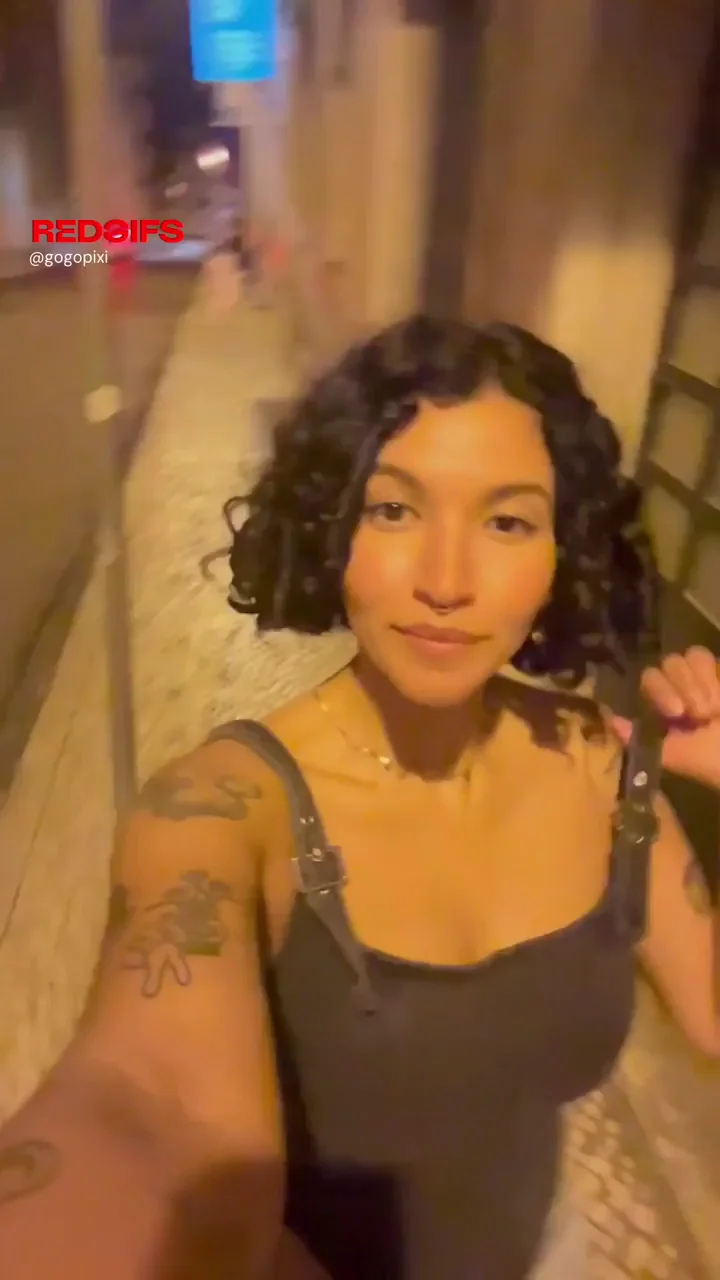 Holiday Tits Out Flash 😈🌴🍈🍈