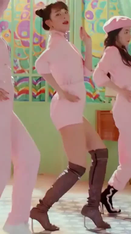 Seulgi's Pink Romper Tease 💖🔥