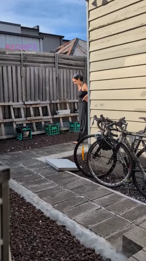 Such a well-trained girl