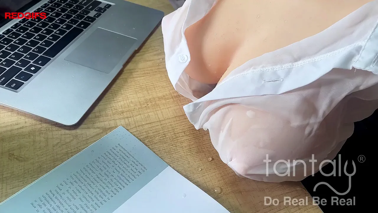 💦 Fuckdoll Tanya Craves That Dripping Wet Pussy Vibes 🔥