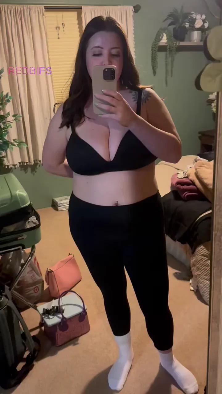 Ghost Nipple Bombshell: Amateur Busty Chick's Massive Titty Drop Tease