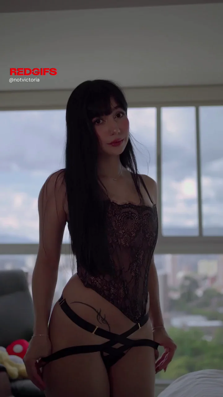 Come Cum Enjoy This Latina Booty View, Papi! 🍑🔥