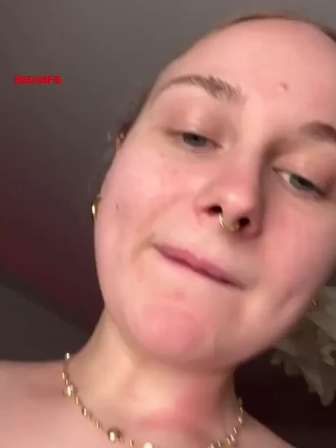 These teen tits don’t fit in bras, only in faces