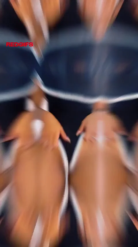 Admire My Juicy Cameltoe Tease 😍💦