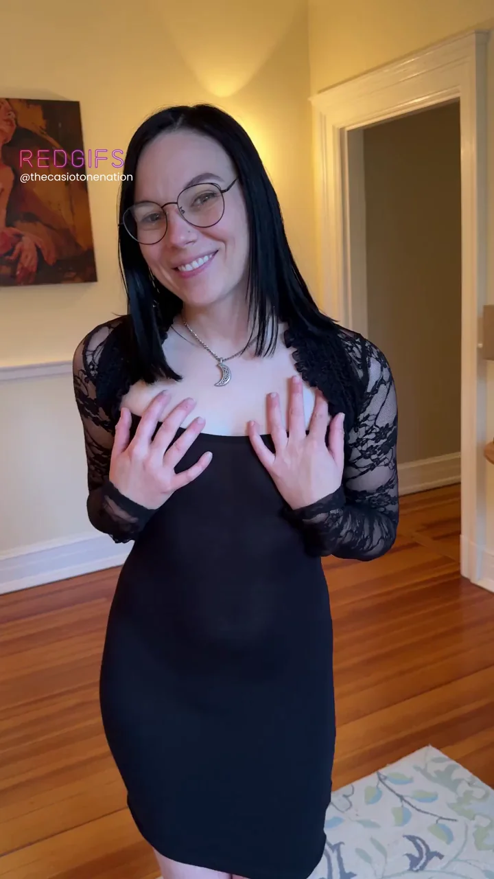 Hot goth librarian vibes