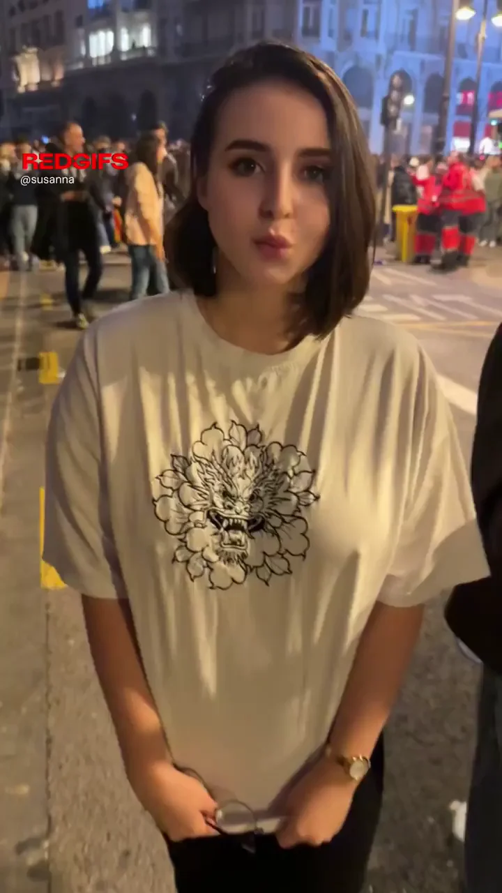 I like to show my breasts in a crowd of people