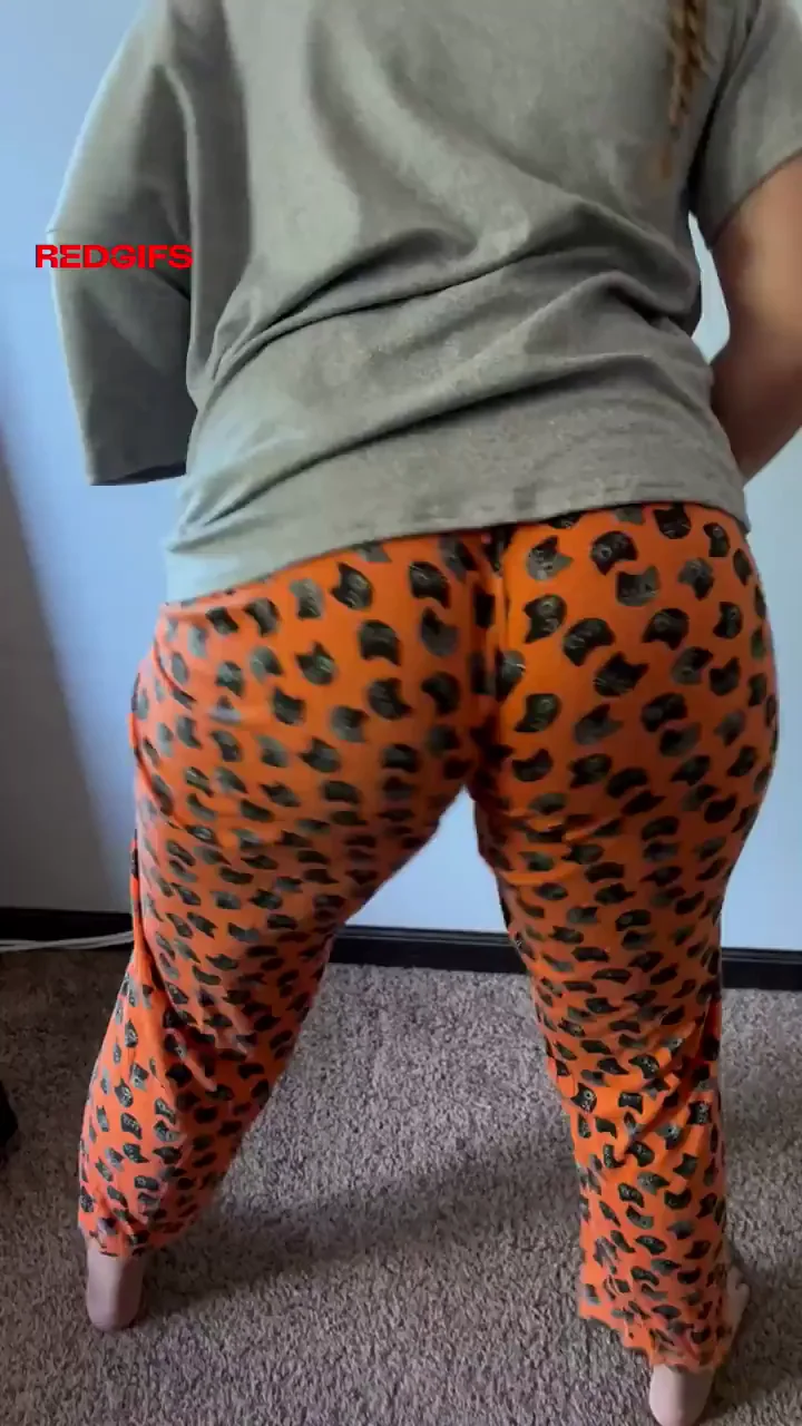 I love shaking ass for you.