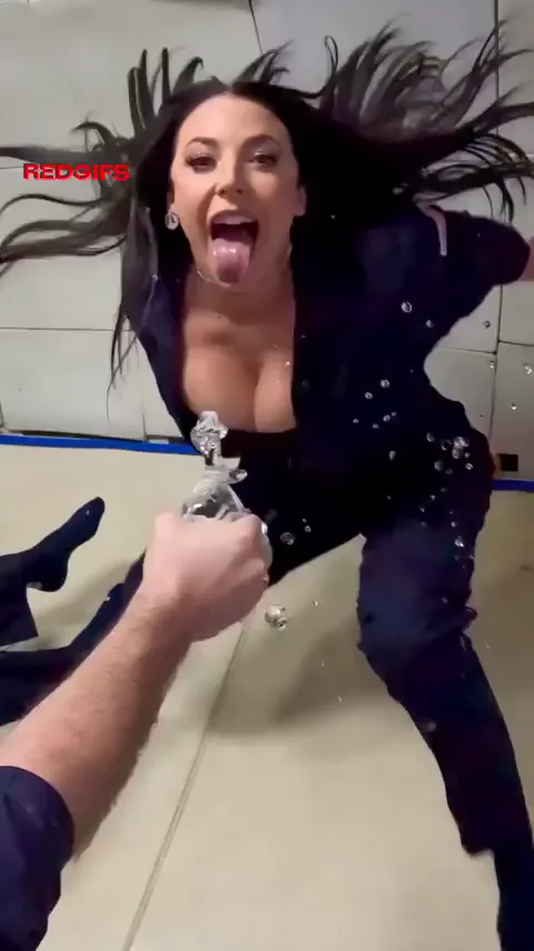 Angela zero gravity