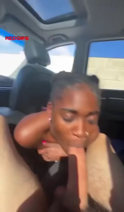 Ebony Babe Slurps Massive BWC in Parked Car 🚗🍆💦