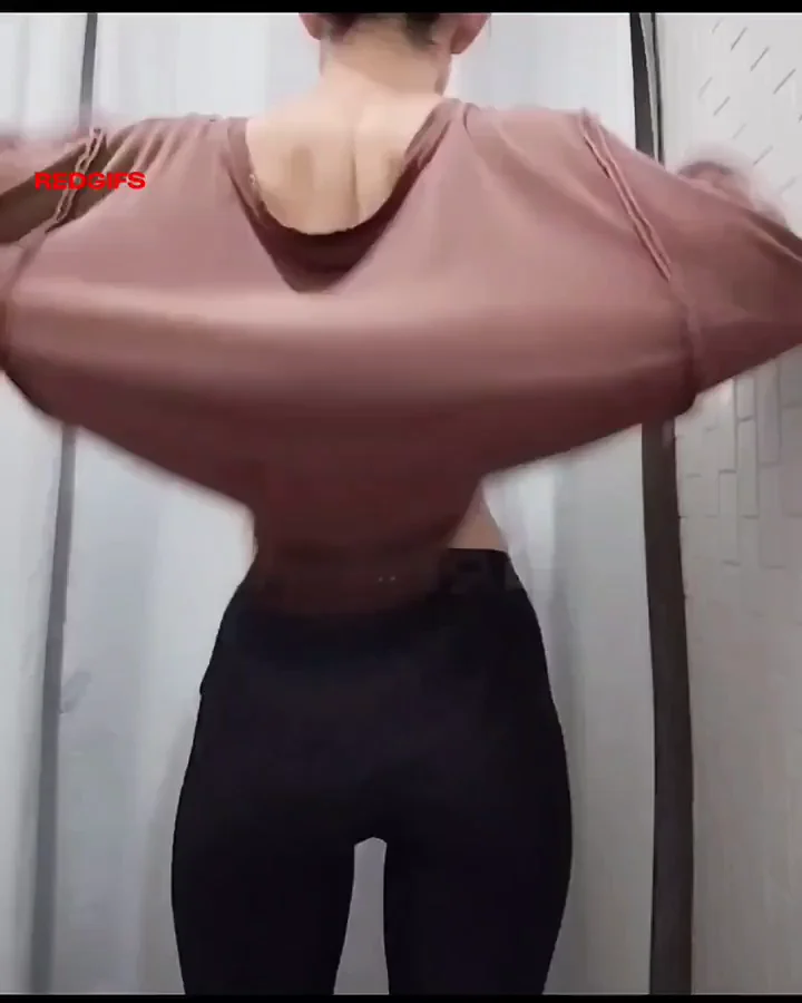 Sweaty High-Jumper Strips Off Tight Tights to Show Juicy Ass 🍑💦👟