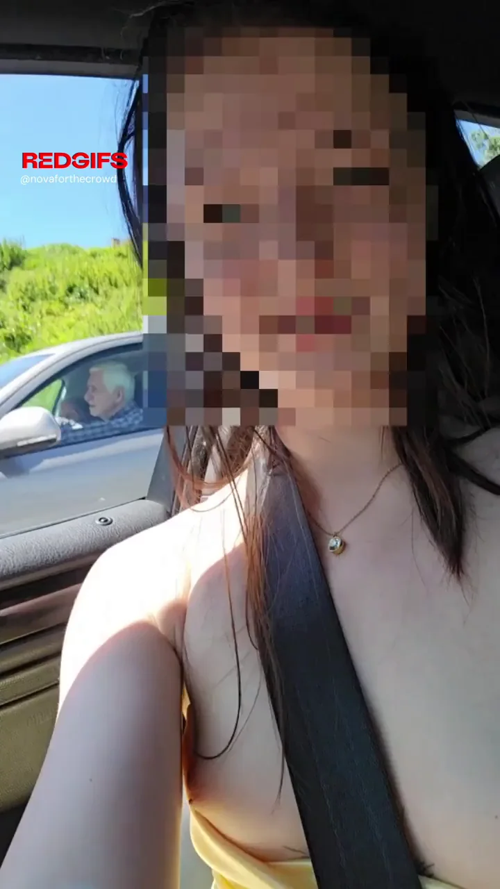 Quick Car Flash Caught by Old Perv
