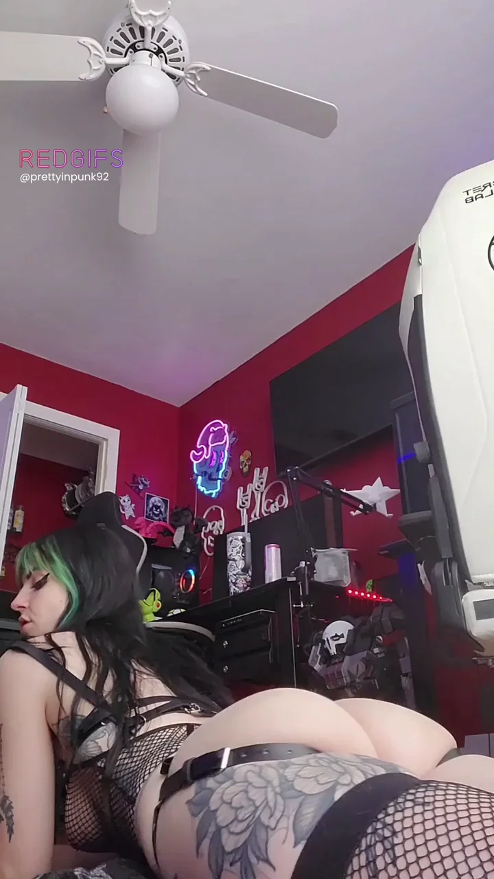 Waiting for you to come massage my butt