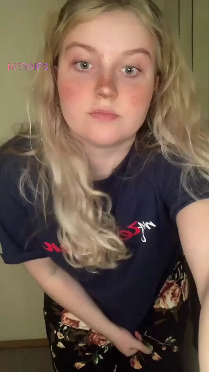 Blonde Slut's Shy-Less Pussy Tease 🔥🍑