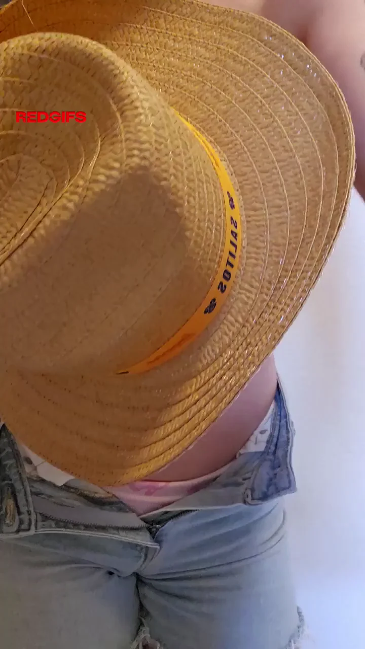 Cowgirl with hat and without