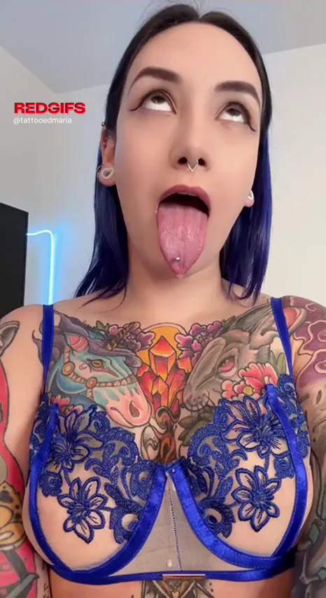 Daddy's Ahegao Tease: Tattooed Slut Sticks Out That Tongue