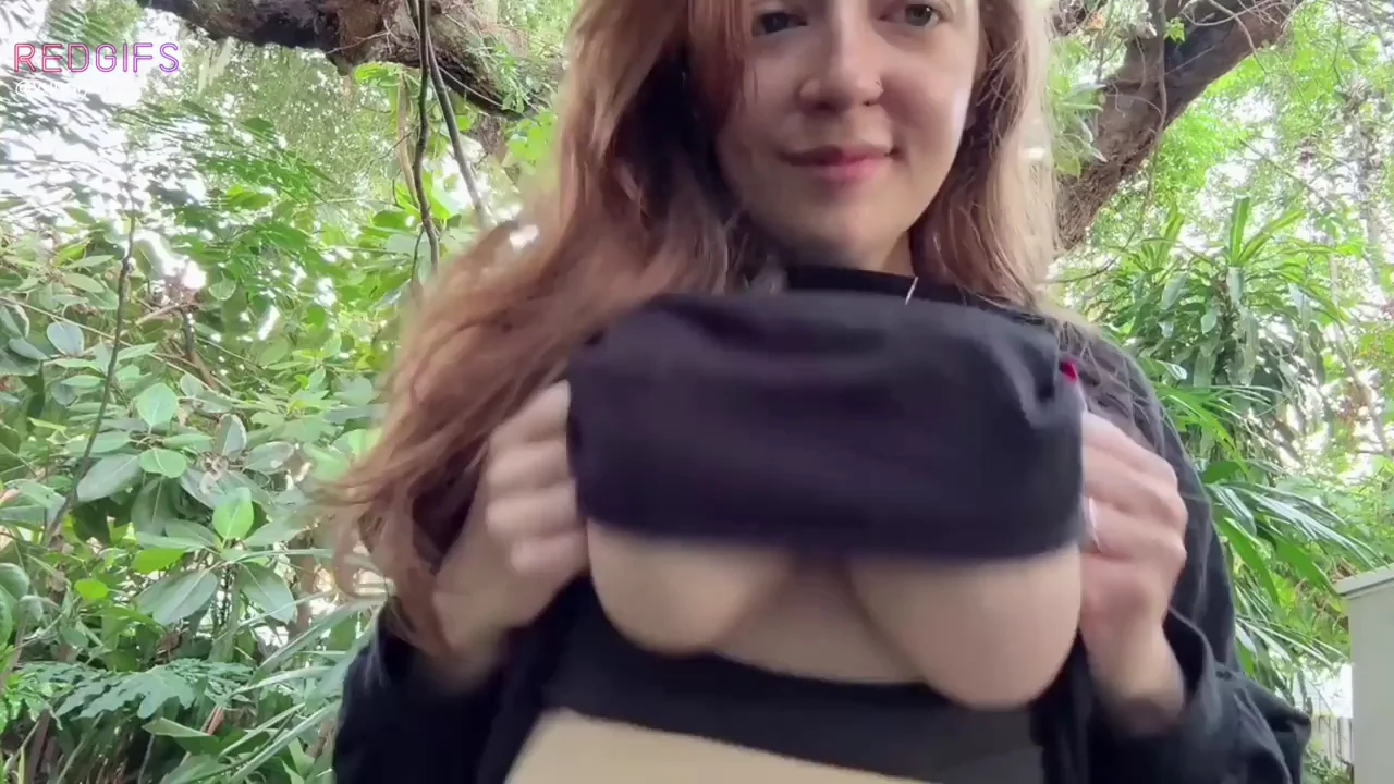 Massive Redhead Boulders Bouncing Outdoors 😈🍈🍈