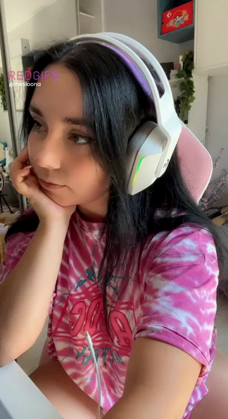 Are you looking for a thick gamer girl? Cause here I am!