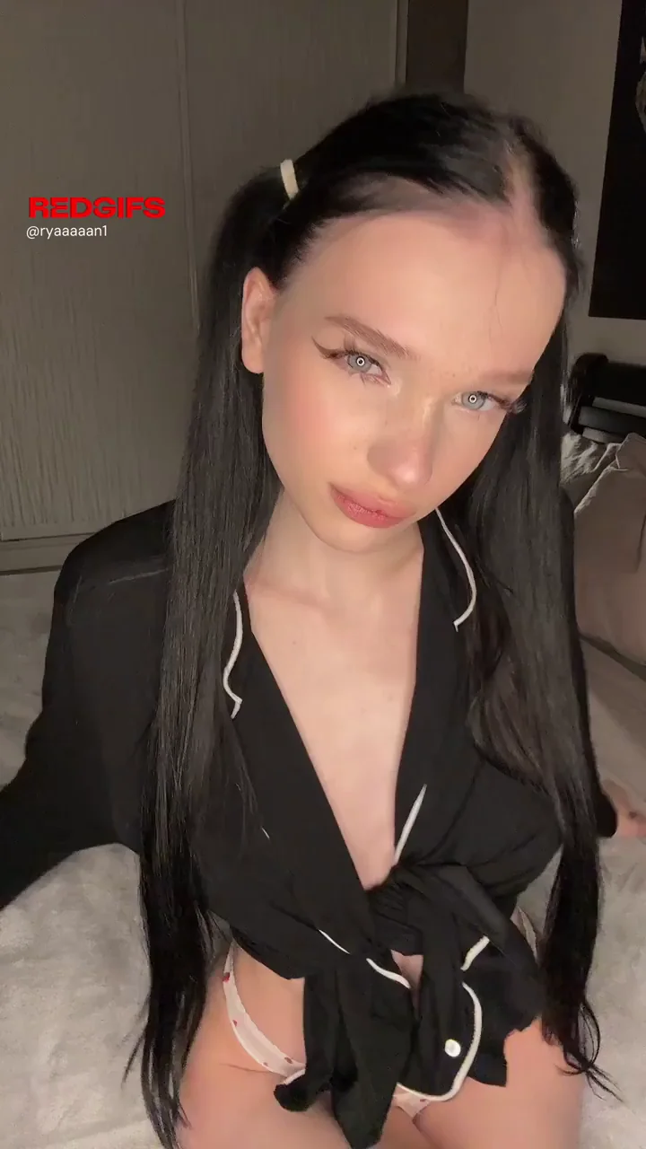 Pigtail Teen Slut's Big-Tit TikTok Tease 😏🥰